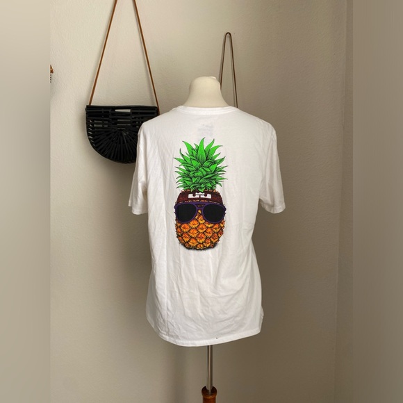 NIKE Dri Fit Athletic Cut Pineapple Short Sleeve T-Shirt, Size Large - Picture 1 of 3